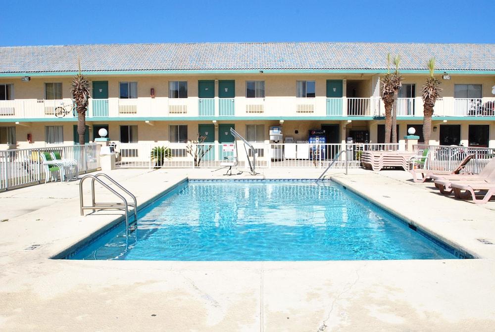 Coconut Grove Motor Inn photo 8