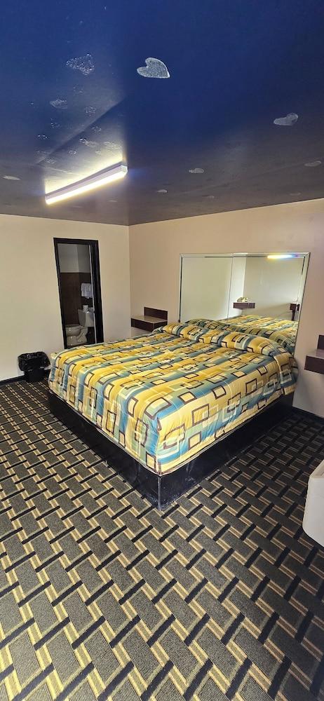 Royal Budget Inn photo 14