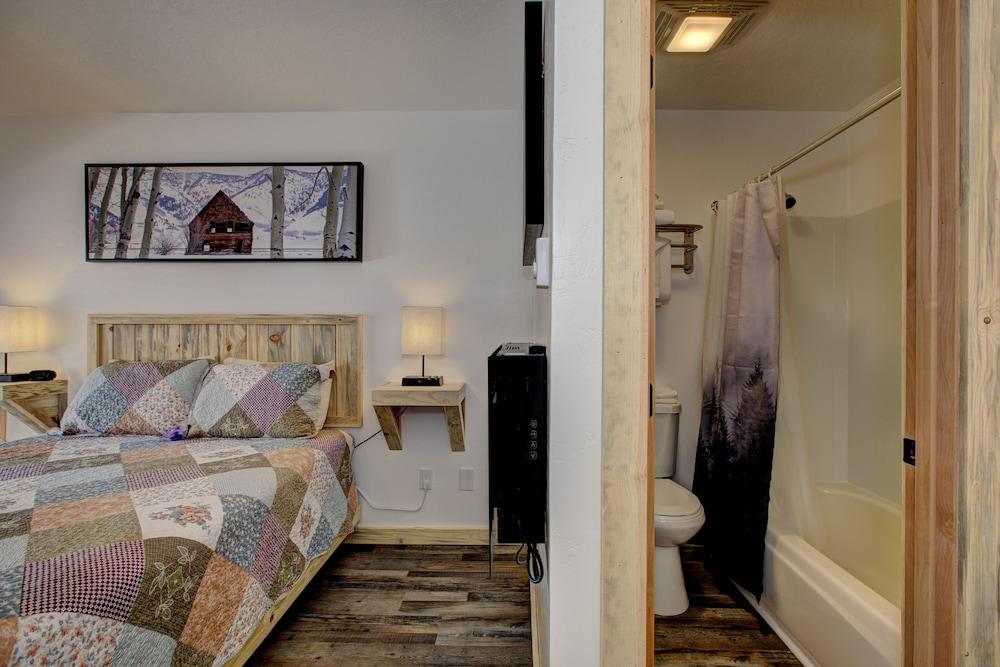 Alpine Lodge and RV photo 8