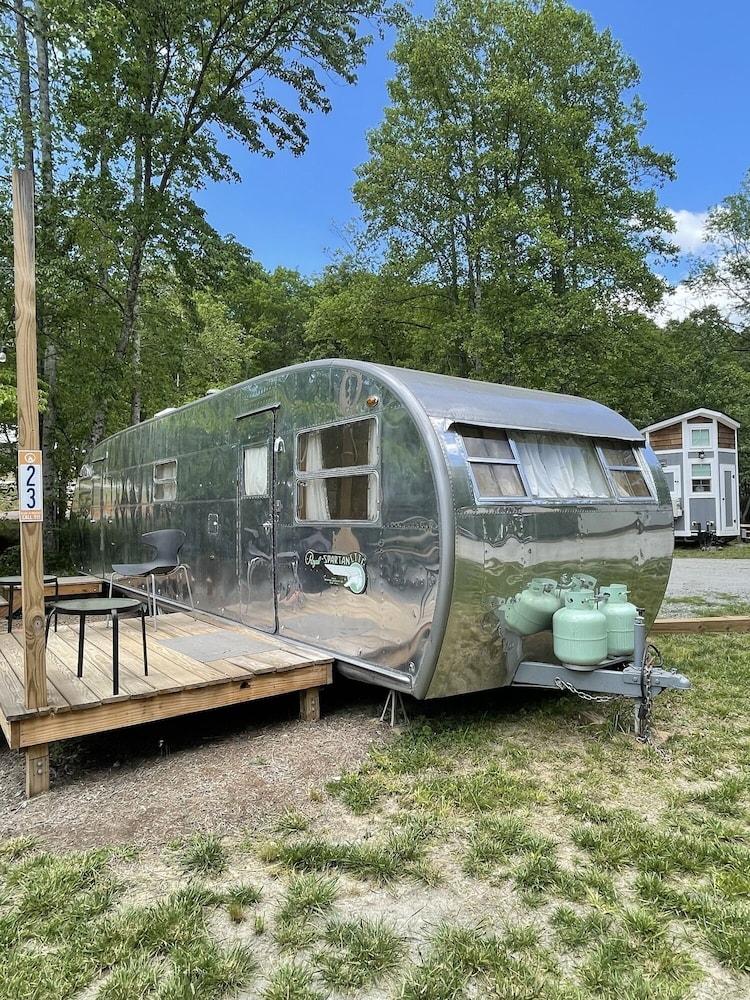 Emberglow Outdoor Resort photo 28