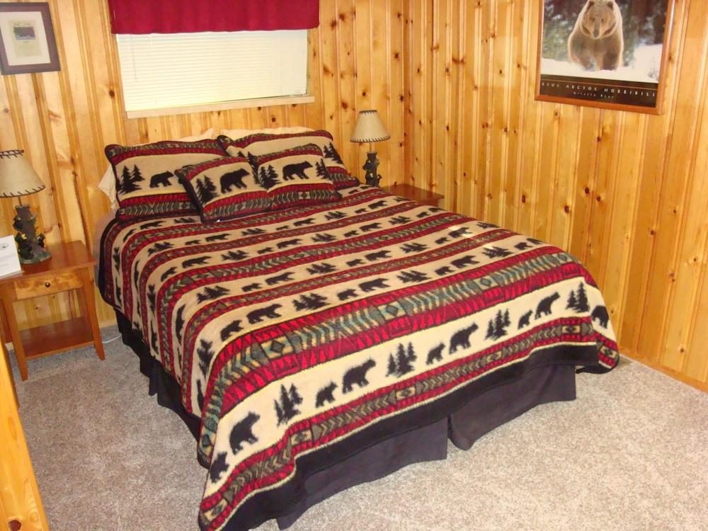 Yellowstone Wildlife Cabins photo 6