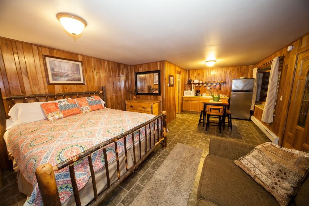 Log Cabin Lodge & Suites photo 61