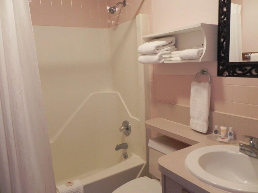 Mohican Resort Motel photo 26