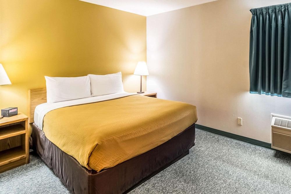 Econo Lodge Valley City photo 15