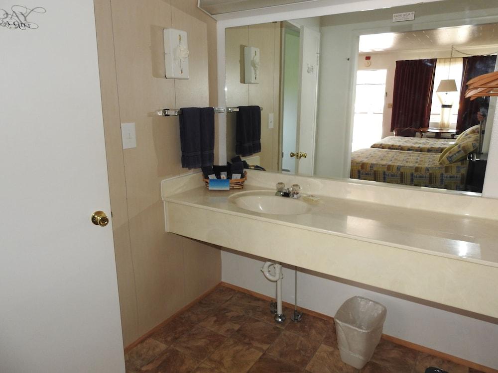 The Trails Inn photo 29