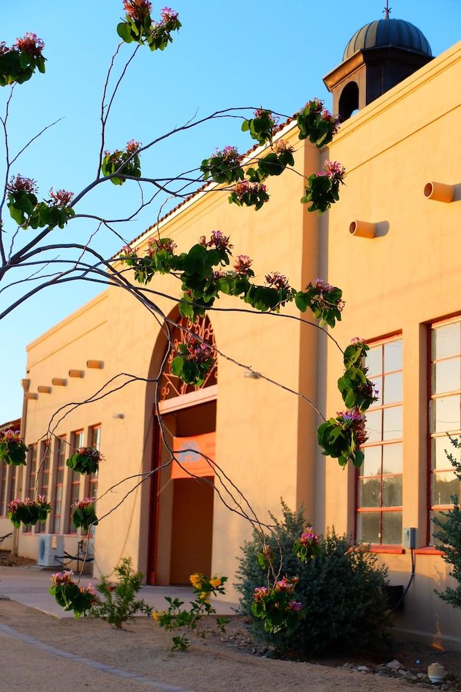 Sonoran Desert Inn & Conference Center photo 2
