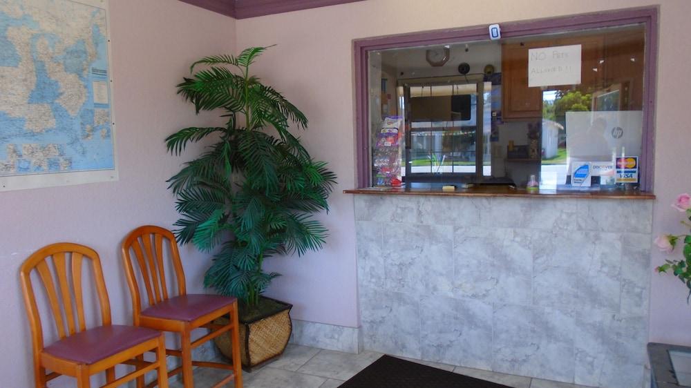 Town House Motel photo 46