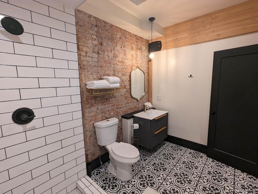Linden Lofts photo 16