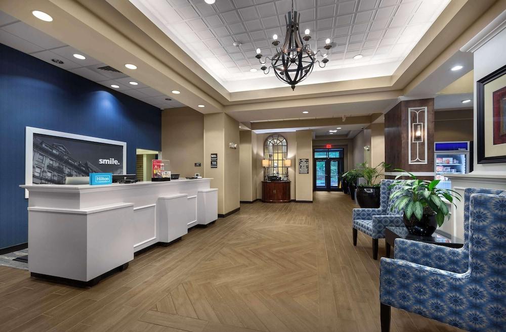 Hampton Inn Charlotte-Belmont at Montcross photo 2