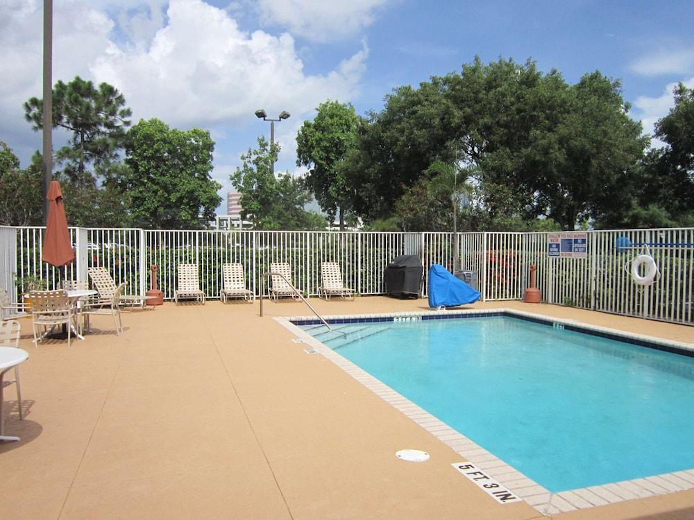 Extended Stay America Suites Ft Lauderdale Cyp Crk NW 6th Wy photo 24
