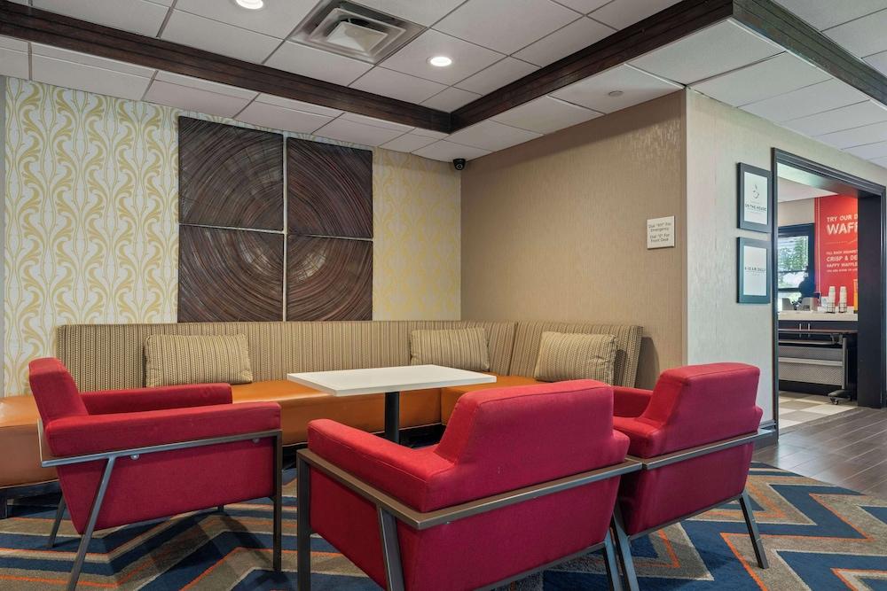 Hampton Inn Ridgefield Park photo 3