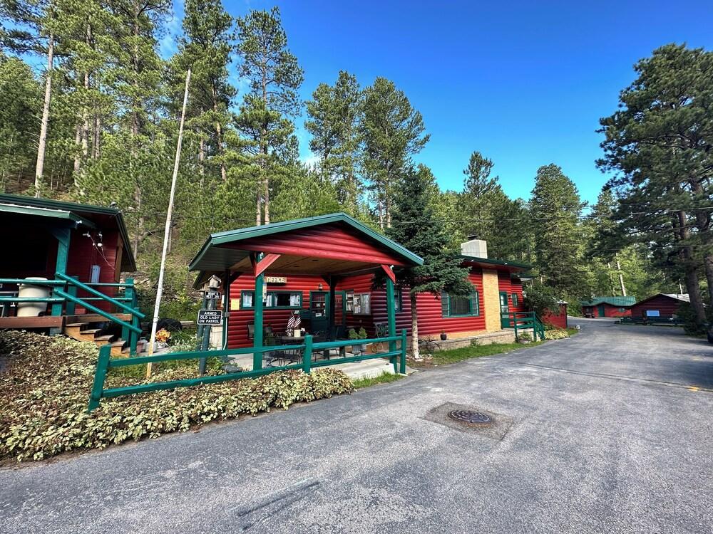 Ponderosa Pines Inn and Cabins photo 32