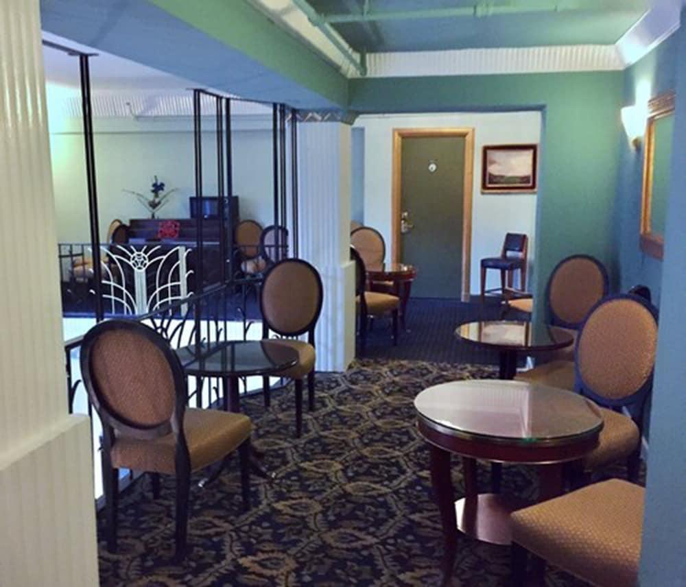 Embassy Hotel photo 43