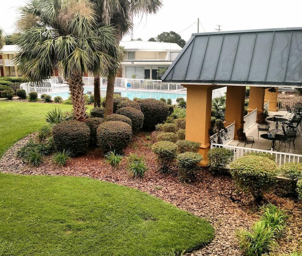 Econo Lodge Thomasville photo 55