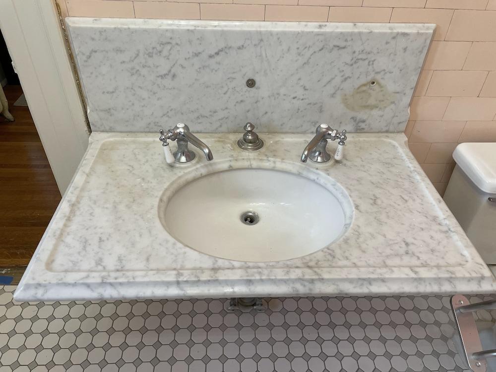Offutt Manor photo 15
