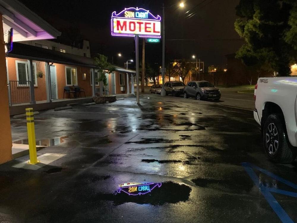 Sunlight Motel photo 7