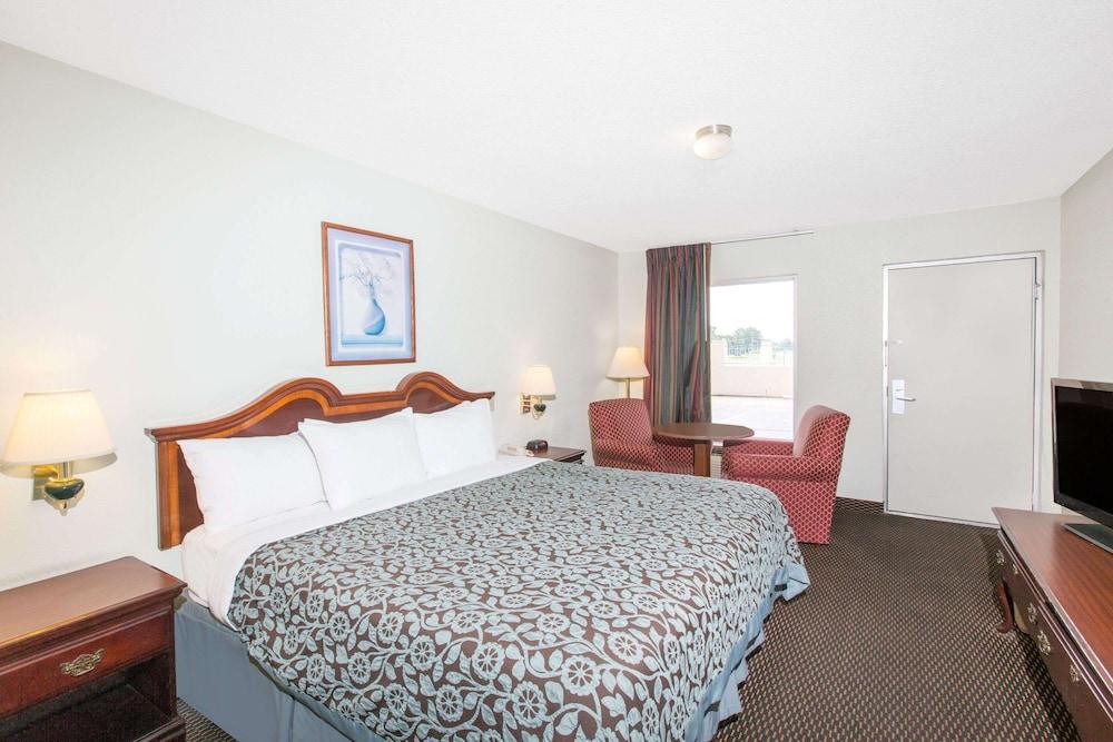 Days Inn by Wyndham West Point photo 5