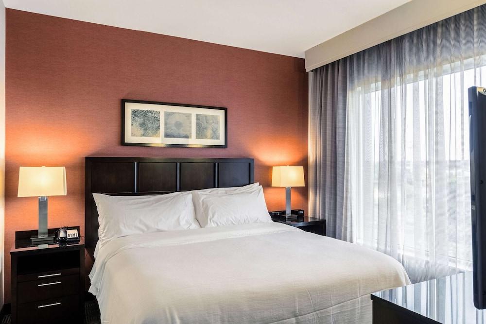Embassy Suites Newark Airport photo 12