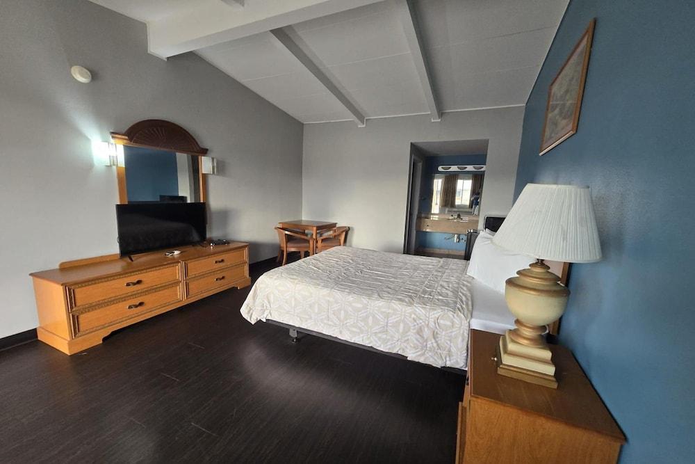 Luxury Inn & Suites and RV Park photo 6