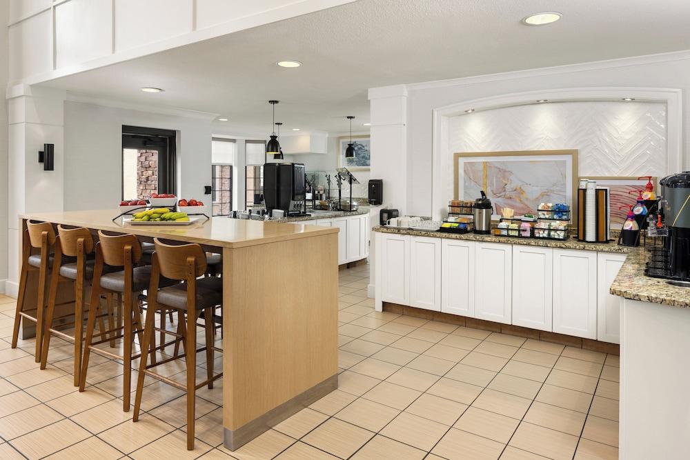 Staybridge Suites MPLS-Maple Grove/Arbor Lakes by IHG photo 46