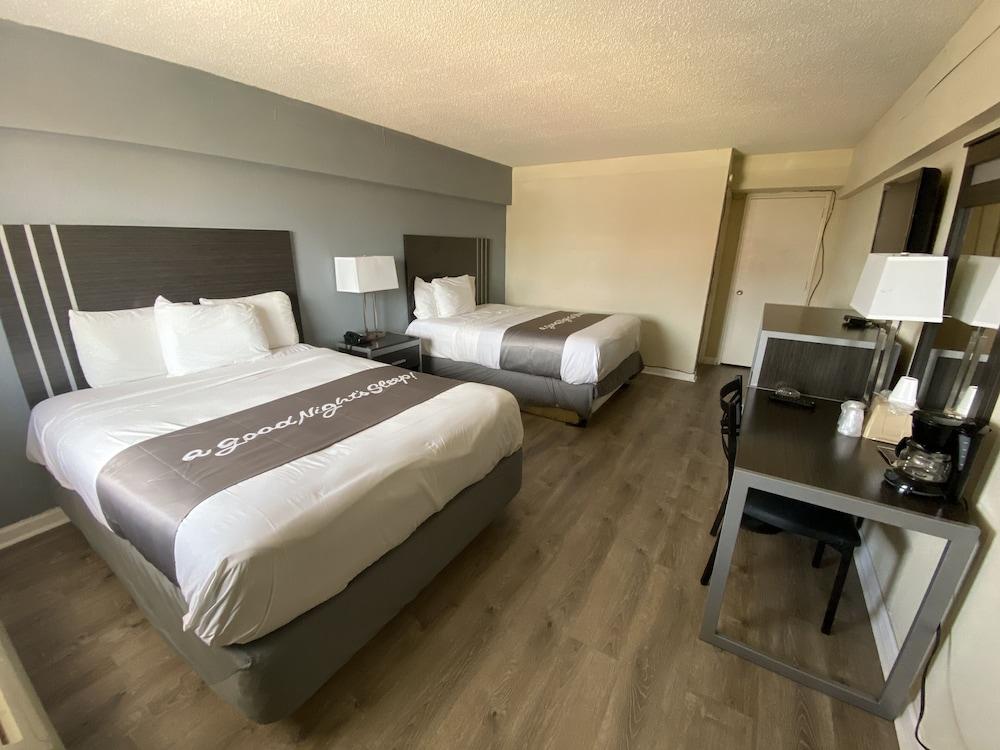 Red Carpet Inn & Suites photo 44