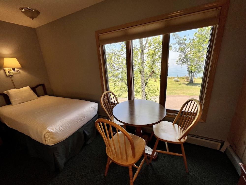 Thomsonite Beach Inn photo 78
