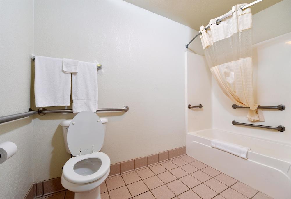Americas Best Value Inn Smackover photo 24