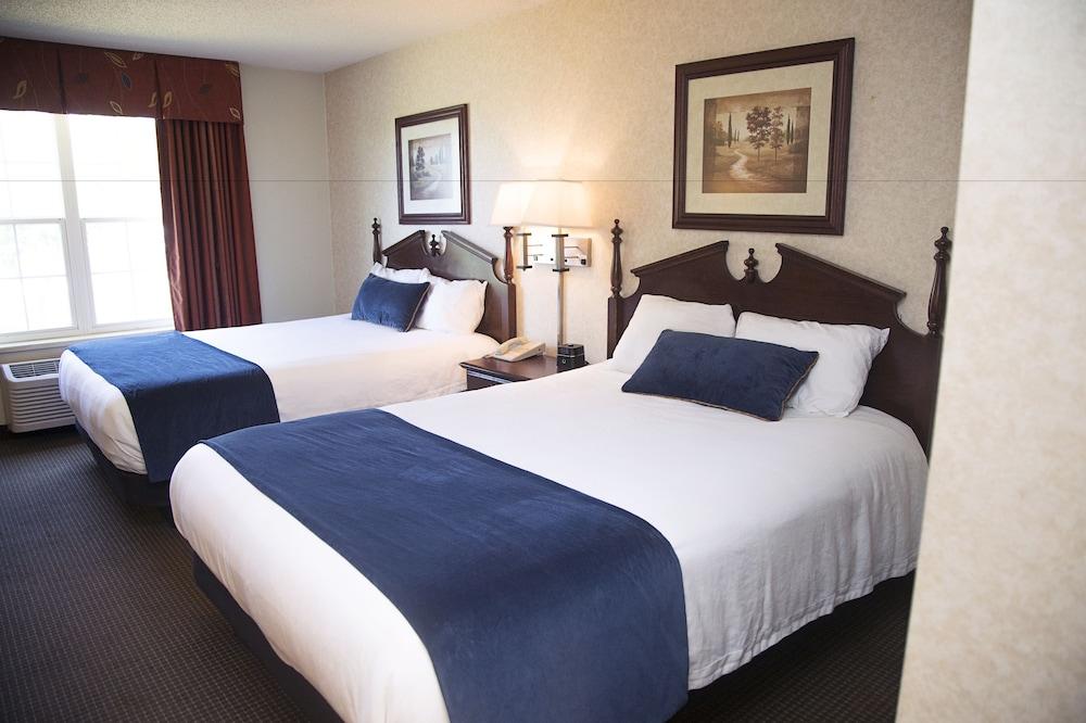 Grand Hinckley Inn photo 20