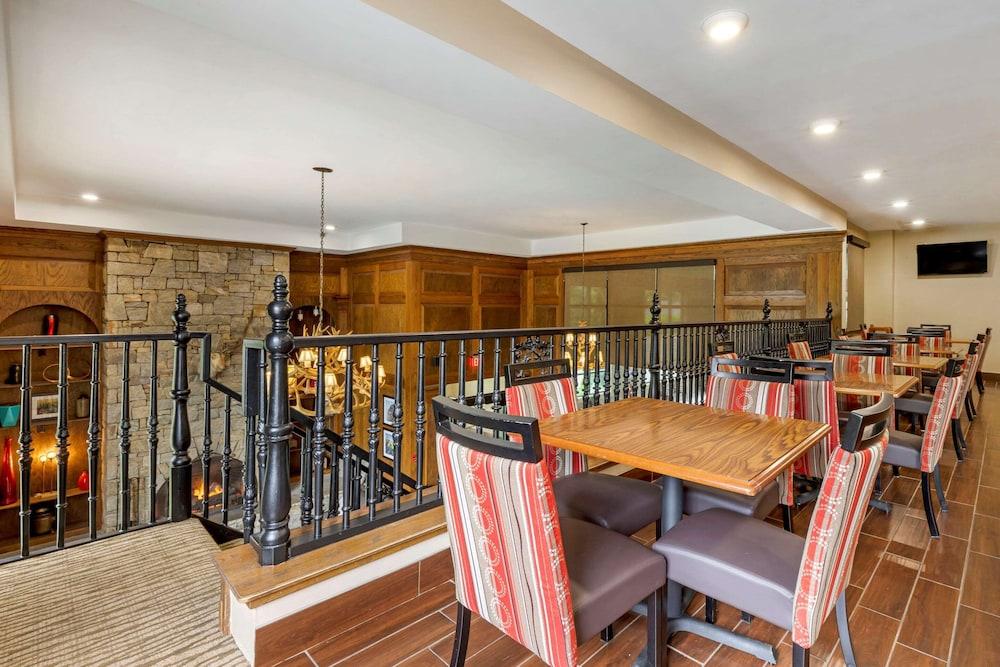Comfort Suites Boone - University Area photo 33