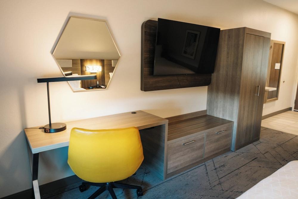 Holiday Inn Express & Suites McCalla - Birmingham West by IHG photo 14