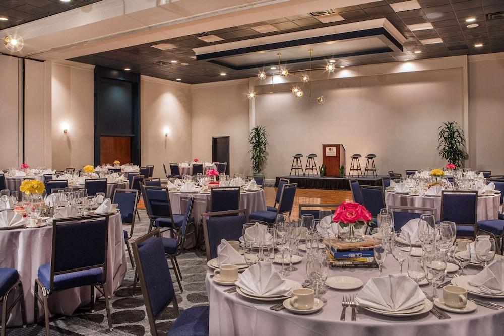 DoubleTree by Hilton Atlanta Windy Hill Ballpark photo 60