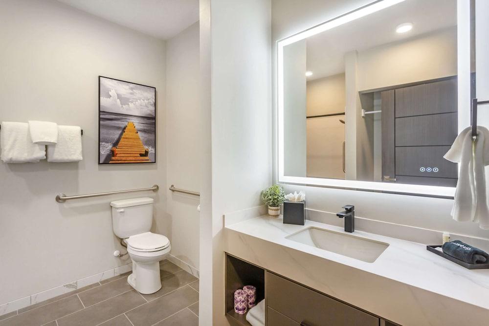 The Valor, an Ascend Collection Hotel photo 25