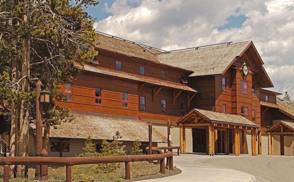 Old Faithful Snow Lodge & Cabins - Inside the Park photo 21