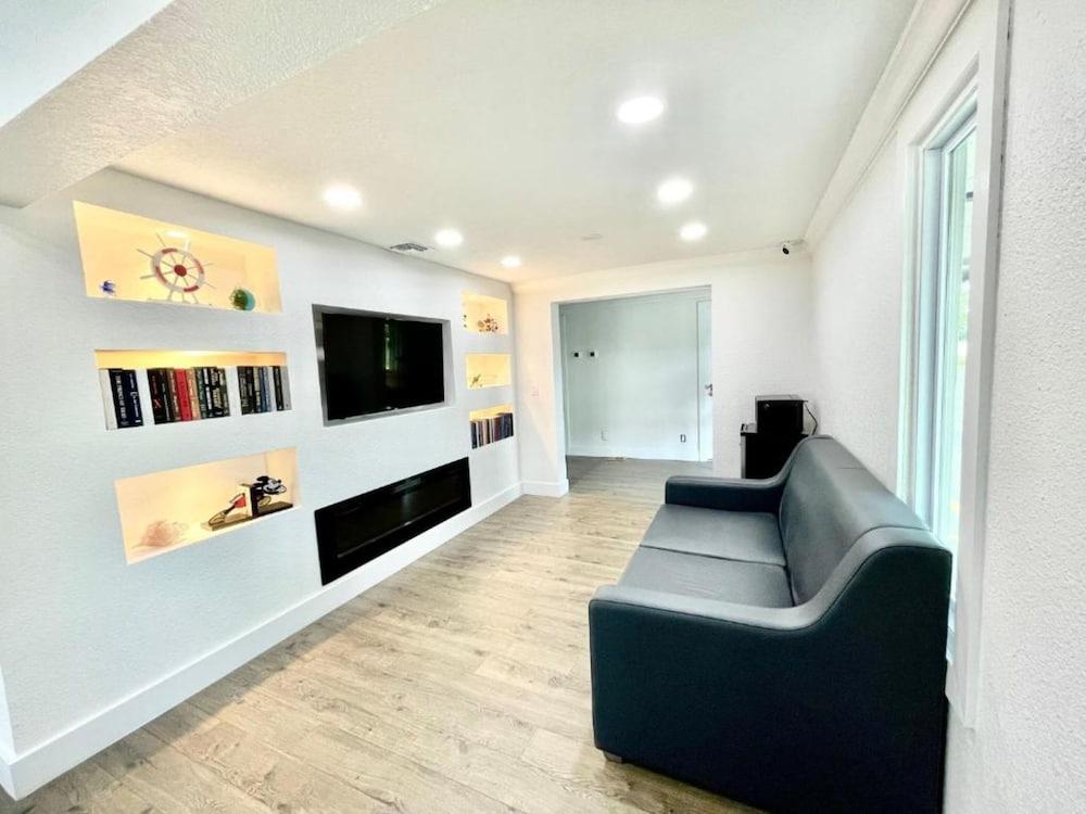 Super 8 by Wyndham Kissimmee/Orlando photo 8