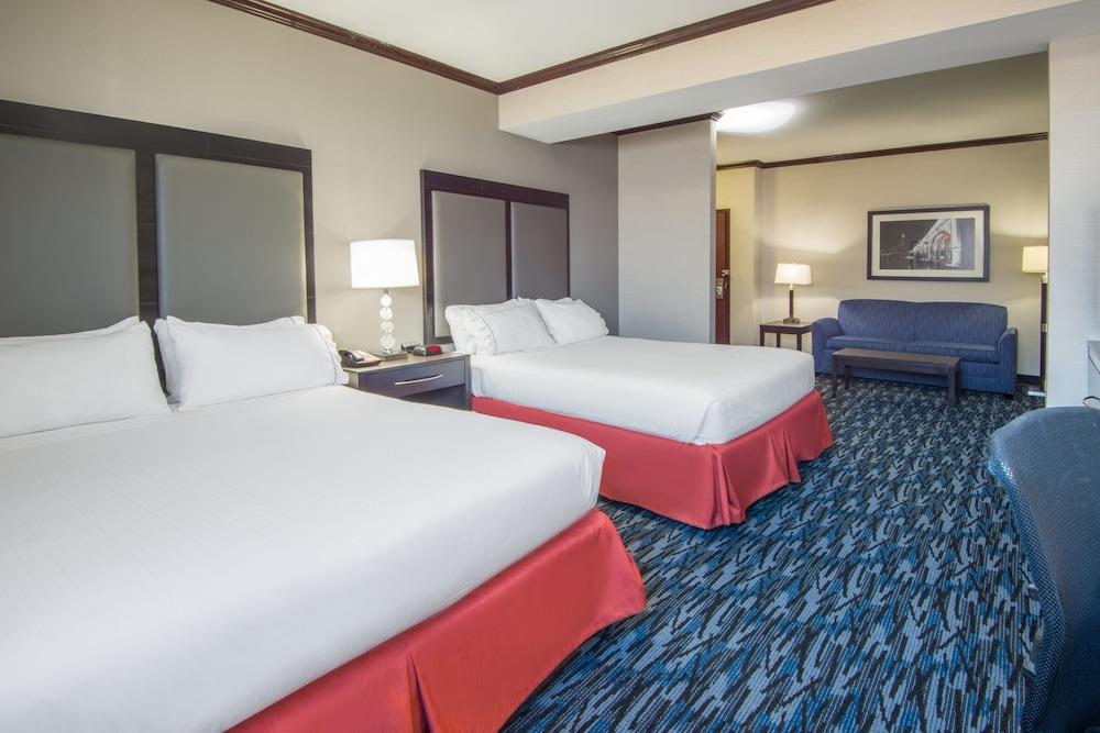 Holiday Inn Express Cleveland Airport - Brookpark by IHG photo 16