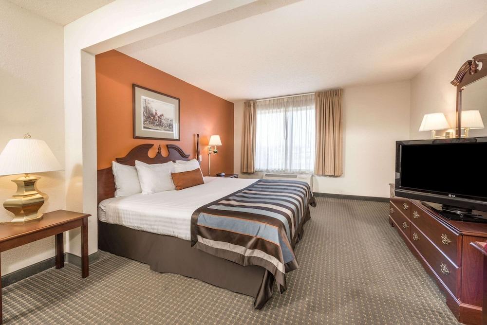 Wingate by Wyndham Indianapolis Airport-Rockville Rd. photo 15
