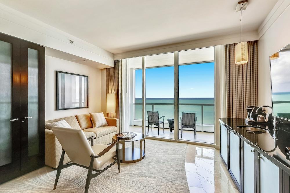 Residences at Fontainebleau Miami photo 14