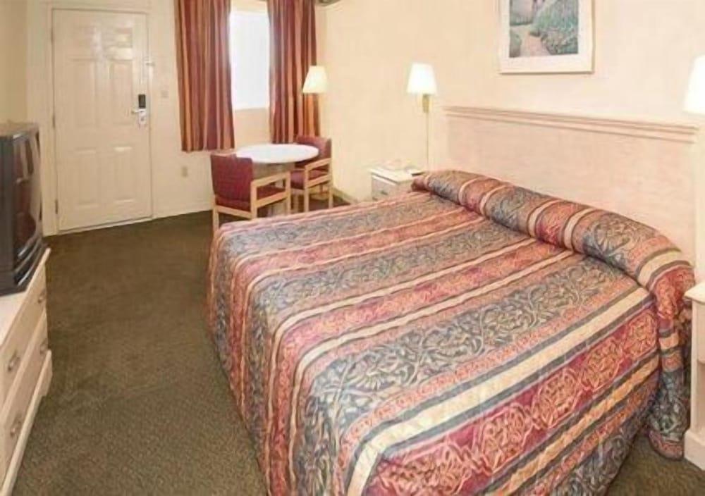Econo Lodge Pearl - Jackson photo 7