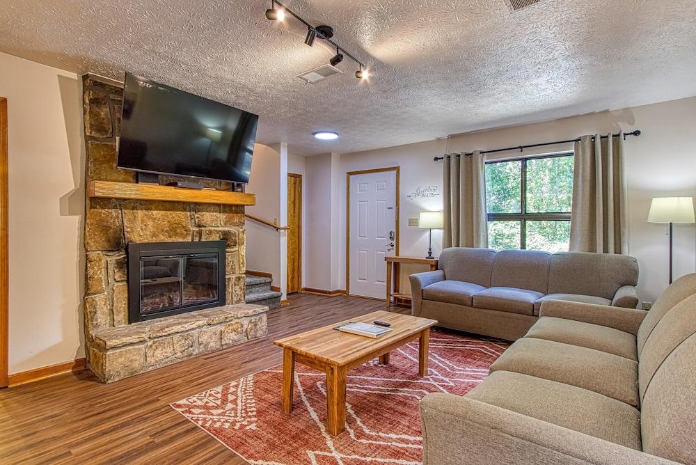 Pinecrest Townhomes-1K2Q- Renovated photo 21
