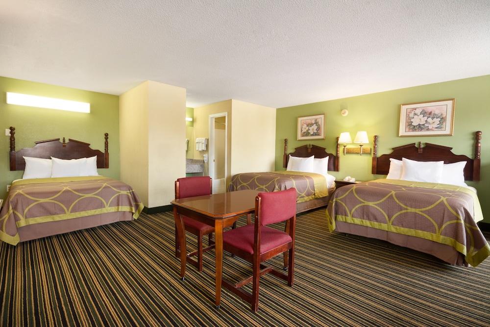 American INN of Orangeburg photo 9