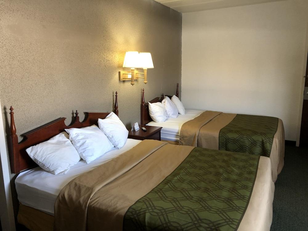 Posh Inn & Suites photo 8