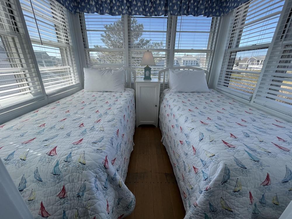 Beach Breeze Inn photo 16