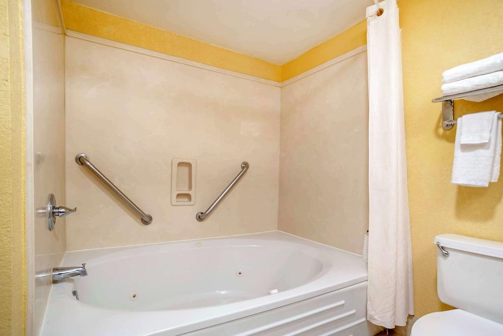 Best Western Plus Oak Mountain Inn photo 25