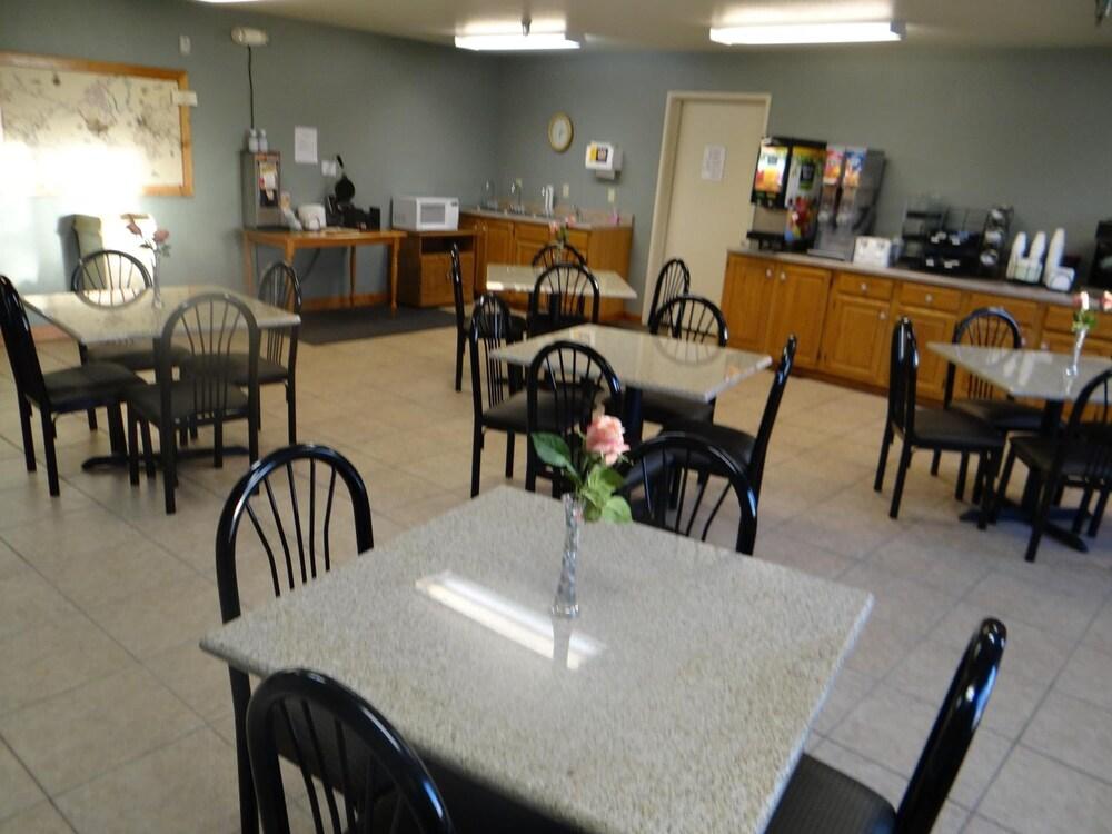 Rock Creek Hotel photo 27