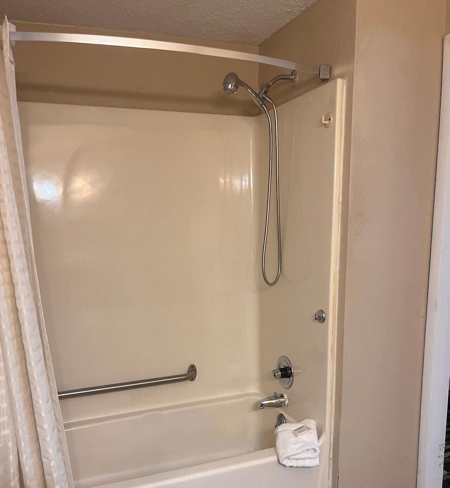 Stay-Well Inn photo 17