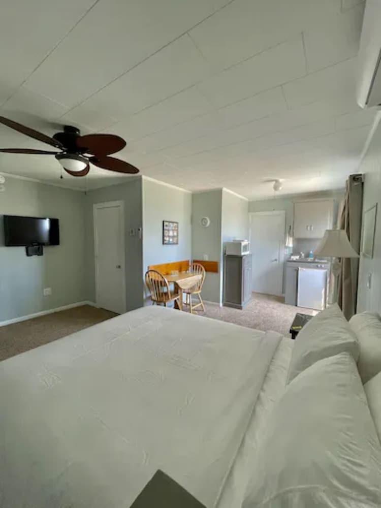 Echo Motel & Oceanfront Properties photo 24