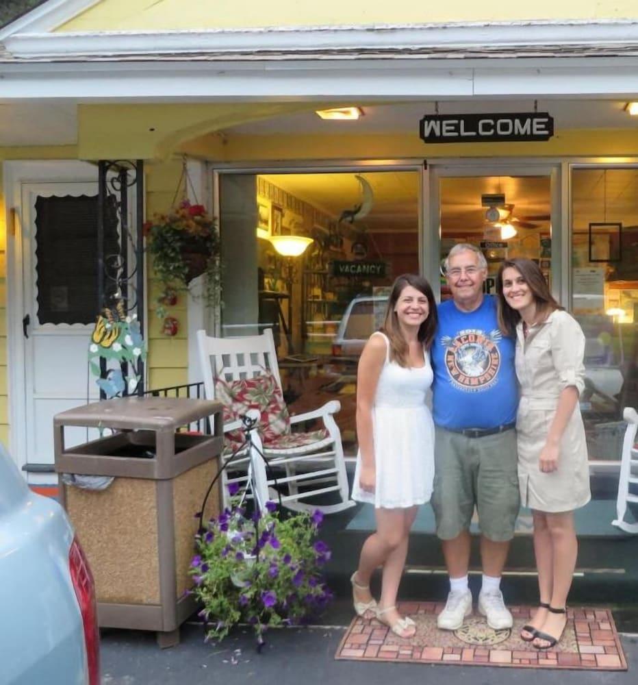 Lake Winnipesaukee Motel photo 58