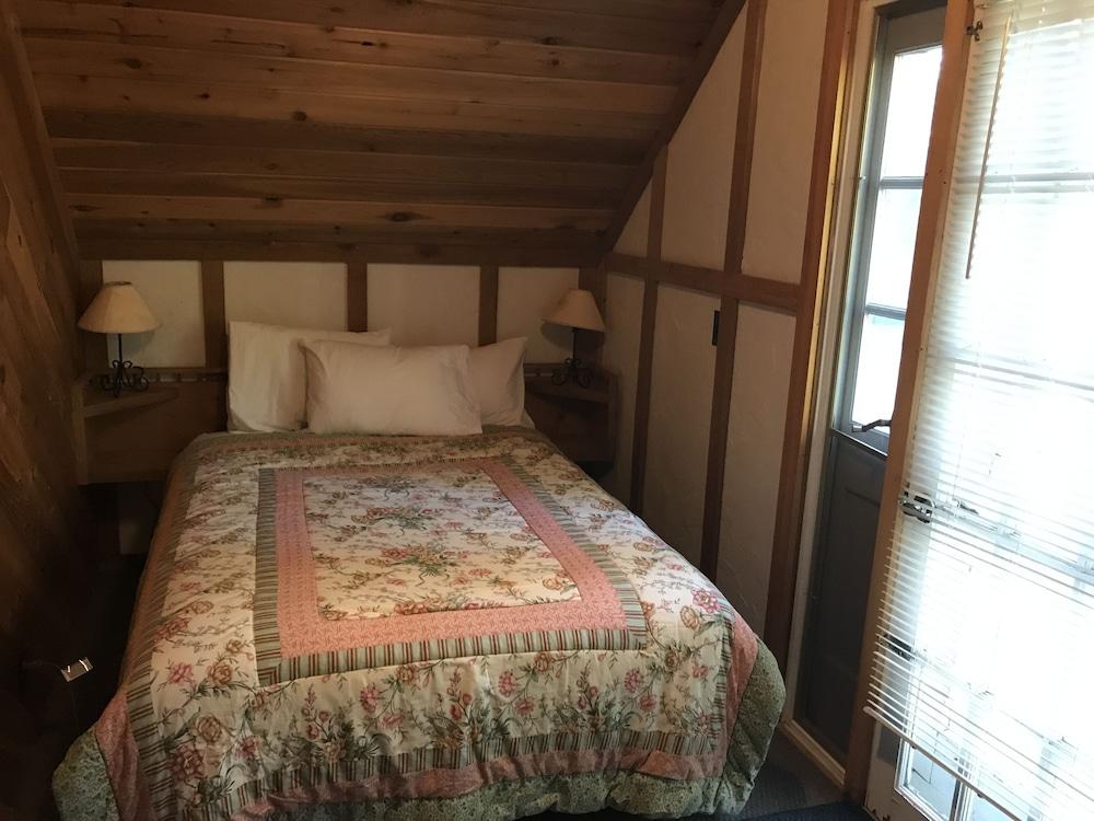 Harbor Light Inn photo 32