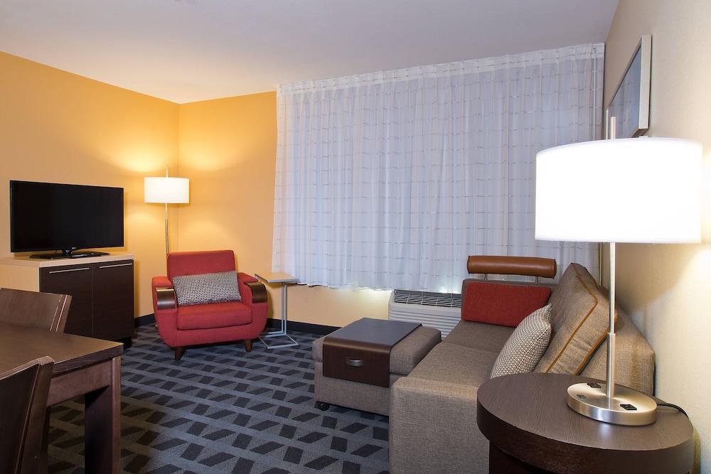 TownePlace Suites by Marriott Dodge City photo 11