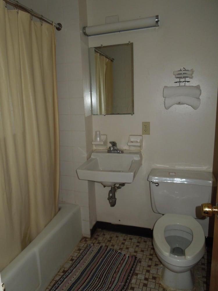 Lee's Motel photo 29